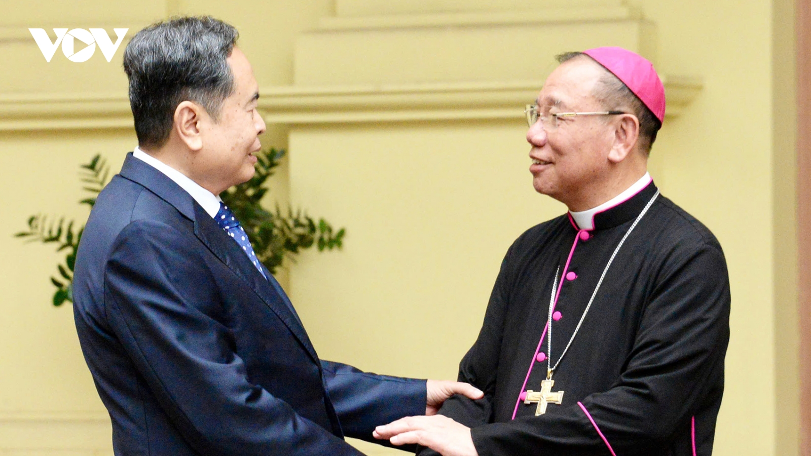 Chủ tịch Quốc hội Trần Thanh Mẫn thăm, chúc mừng Tổng Giáo phận Hà Nội